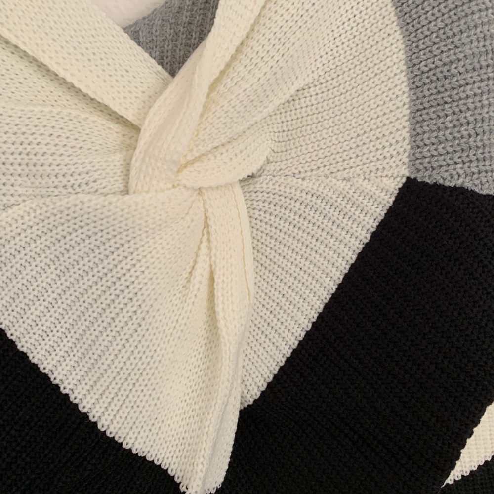Twist Sweater - Picture 11 of 12